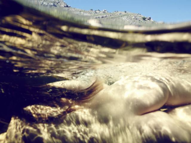 fotos de mulheres pelada nua embaixo da agua