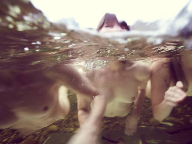 fotos de mulheres pelada nua embaixo da agua