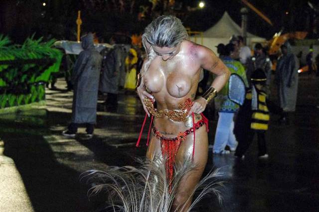 Mulheres peladas no carnaval 79 junia-cabral-destaque-da-peruche-11