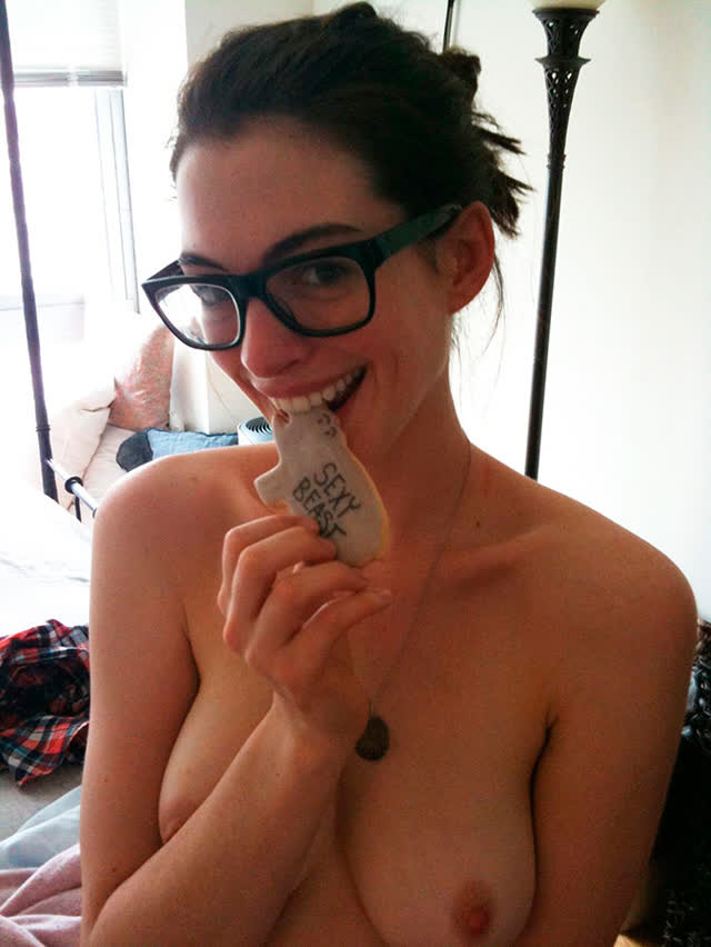 Anne Hathaway pelada, atriz famosa tem fotos intimas vazadas na internet 9